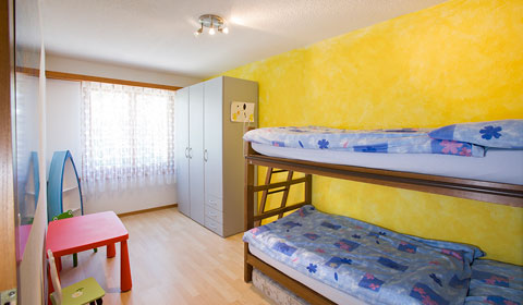 Kinderzimmer mit Kajüttenbett